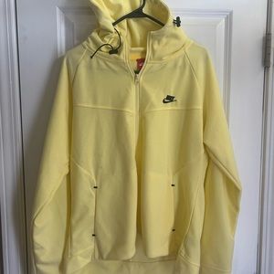 Women’s Nike sport tech set